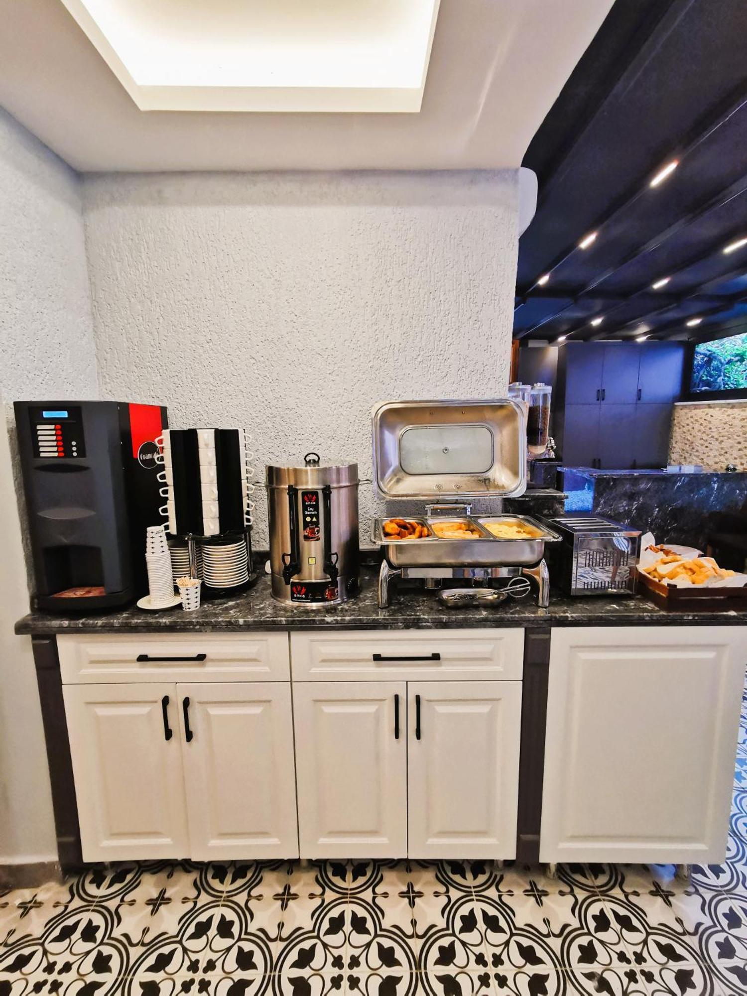 Hotel Luxx Garden 3*