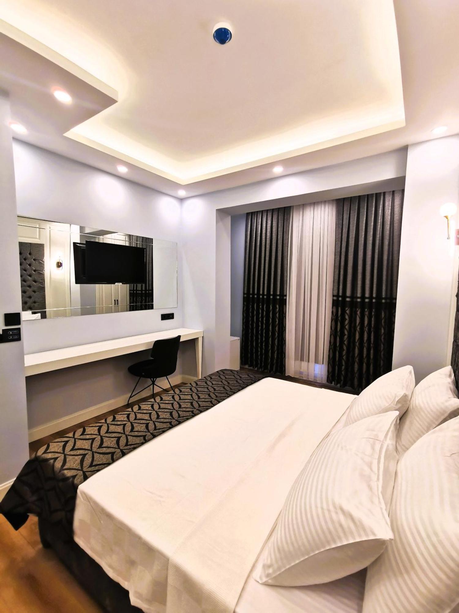 Luxx Garden Hotel